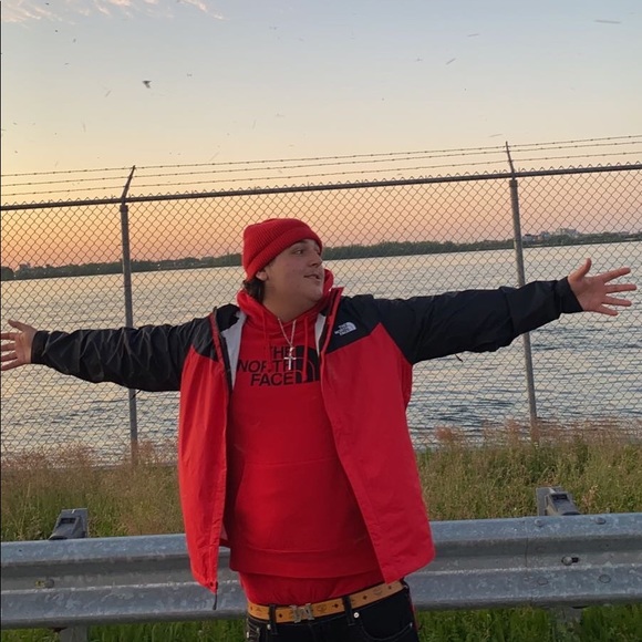 Meet your Posher, Alex - Picture 1 of 1